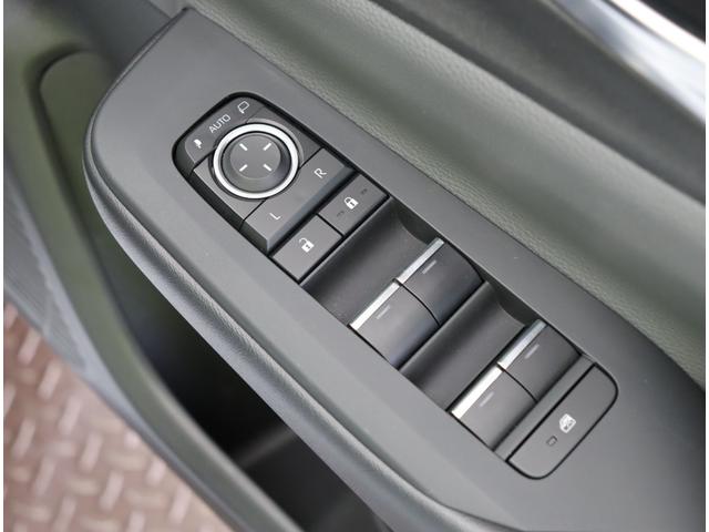 プリウス Z/走行11700km/セーフティセンス/19AW/ 12.3型Dオーデイオ/パノラミックビュー/黒合皮/Dインナーミラー/革巻ステア/スマートキー/セーフティセンス/BSM/ワイヤレス充電/Pバックドア/クリアランスソナー/LED/19AW/CVT(41枚目)