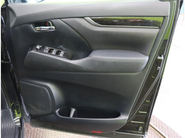 ���^�]�ȃh�A��