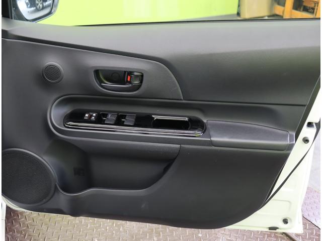 ���^�]�ȃh�A��