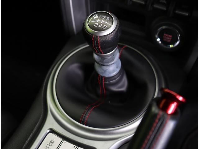 ８６ ＧＴリミテッド／６速ＭＴ／モデリスタエアロ／　フルセグナビ／Ｂカメラ／スマートキー／ＥＴＣ／ドラレコ／革巻ステア／電格ミラー／オートＨＩＤ／ＢＬＩＴＺタワーバー／モデリスタエアロ／１７ＡＷ／６速ＭＴ（17枚目）