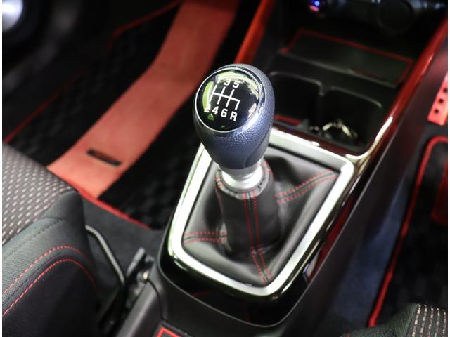 スイフトスポーツ ベースグレード／セーフティパッケージ装着車／／６速ＭＴ／　ディスプレイオーディオ／Ｂカメラ／スマートキー／デュアルセンサーブレーキ／アダプティブクルーズ／革巻ステア／ハイビームアシスト／ＬＥＤライト／ＴＥＩＮ車高調／ＲＡＹＳ１７ＡＷ／６速ＭＴ（15枚目）