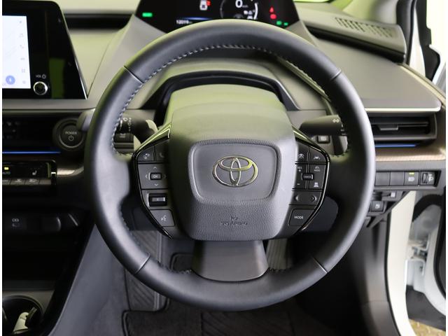 プリウス G/走行12000km/モデリスタエアロ/ 8型フルセグナビ/パノラミックビューM/シートヒーター/レーダークルーズ/プリクラッシュ/BSM/PKSB/革巻ステア/クリアランスソナー/モデリスタエアロ/LED/19AW/CVT(23枚目)