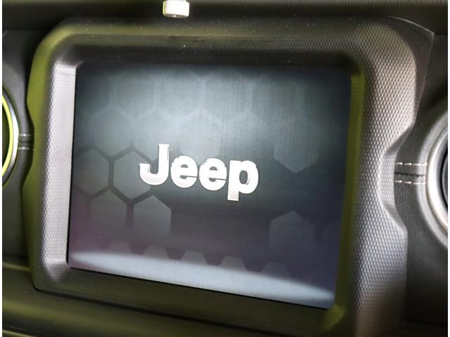 ジープ・ラングラーアンリミテッド サハラ／ワンオーナー／　フルセグナビ／Ｆ＆Ｂカメラ／黒革シート／アダプティブクルーズ／スマートキー／自動緊急ブレーキ／ブラインドスポット／オートＬＥＤ／ルーフラック／社外Ｆバンパー＆ステップ／１８ＡＷ／８ＡＴ（12枚目）