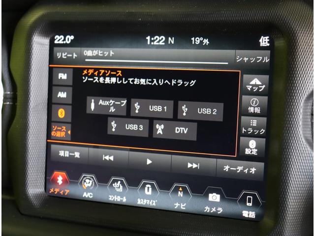 ジープ・ラングラーアンリミテッド サハラ／ワンオーナー／　フルセグナビ／Ｆ＆Ｂカメラ／黒革シート／アダプティブクルーズ／スマートキー／自動緊急ブレーキ／ブラインドスポット／オートＬＥＤ／ルーフラック／社外Ｆバンパー＆ステップ／１８ＡＷ／８ＡＴ（14枚目）