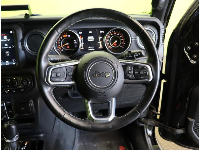 ジープ・ラングラーアンリミテッド サハラ／ワンオーナー／　フルセグナビ／Ｆ＆Ｂカメラ／黒革シート／アダプティブクルーズ／スマートキー／自動緊急ブレーキ／ブラインドスポット／オートＬＥＤ／ルーフラック／社外Ｆバンパー＆ステップ／１８ＡＷ／８ＡＴ（21枚目）