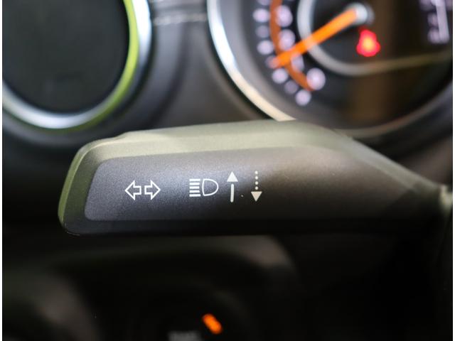 ジープ・ラングラーアンリミテッド サハラ／ワンオーナー／　フルセグナビ／Ｆ＆Ｂカメラ／黒革シート／アダプティブクルーズ／スマートキー／自動緊急ブレーキ／ブラインドスポット／オートＬＥＤ／ルーフラック／社外Ｆバンパー＆ステップ／１８ＡＷ／８ＡＴ（25枚目）