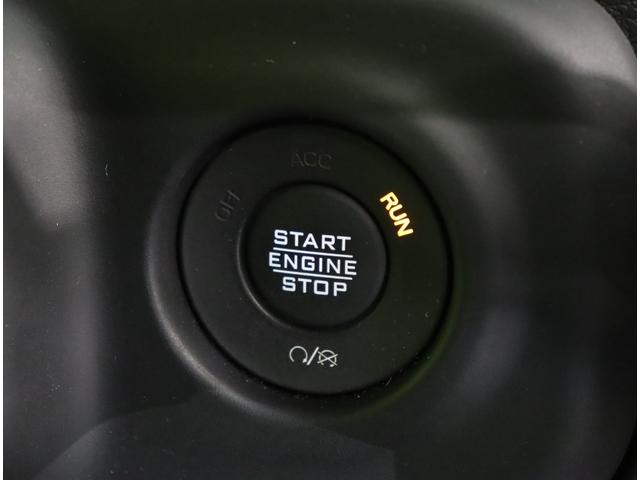 ジープ・ラングラーアンリミテッド サハラ／ワンオーナー／　フルセグナビ／Ｆ＆Ｂカメラ／黒革シート／アダプティブクルーズ／スマートキー／自動緊急ブレーキ／ブラインドスポット／オートＬＥＤ／ルーフラック／社外Ｆバンパー＆ステップ／１８ＡＷ／８ＡＴ（26枚目）