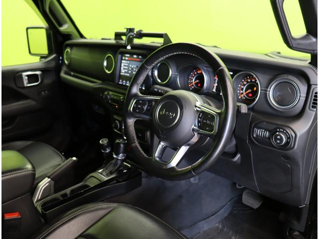 ジープ・ラングラーアンリミテッド サハラ／ワンオーナー／　フルセグナビ／Ｆ＆Ｂカメラ／黒革シート／アダプティブクルーズ／スマートキー／自動緊急ブレーキ／ブラインドスポット／オートＬＥＤ／ルーフラック／社外Ｆバンパー＆ステップ／１８ＡＷ／８ＡＴ（32枚目）