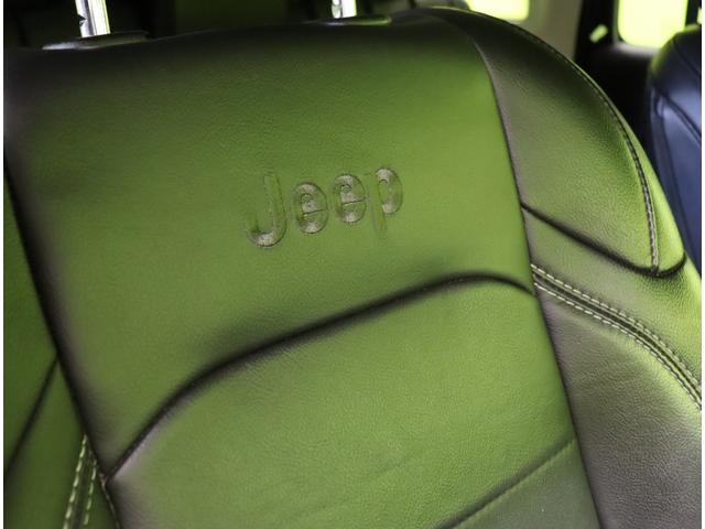 ジープ・ラングラーアンリミテッド サハラ／ワンオーナー／　フルセグナビ／Ｆ＆Ｂカメラ／黒革シート／アダプティブクルーズ／スマートキー／自動緊急ブレーキ／ブラインドスポット／オートＬＥＤ／ルーフラック／社外Ｆバンパー＆ステップ／１８ＡＷ／８ＡＴ（36枚目）