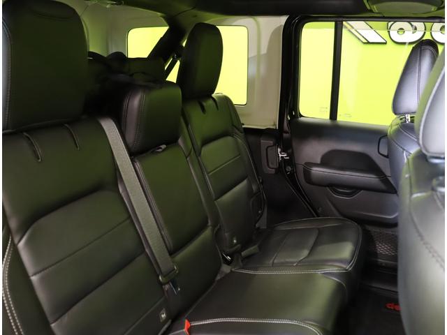 ジープ・ラングラーアンリミテッド サハラ／ワンオーナー／　フルセグナビ／Ｆ＆Ｂカメラ／黒革シート／アダプティブクルーズ／スマートキー／自動緊急ブレーキ／ブラインドスポット／オートＬＥＤ／ルーフラック／社外Ｆバンパー＆ステップ／１８ＡＷ／８ＡＴ（40枚目）