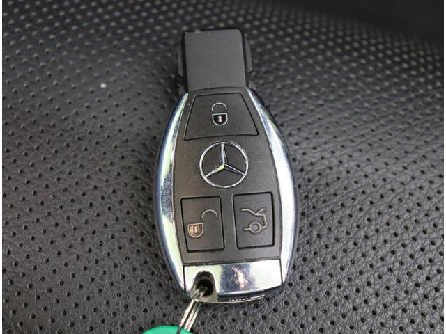 ＳＬ ＳＬ３５０／ＡＭＧスポーツＰＫＧ／走行３５６００ｋｍ／　マジックスカイバリオルーフ／フルセグナビ／Ｂカメラ／黒革エアシート／スマートキー／プレセーフブレーキ／ブラインドスポット／レーンキープ／ＨＩＤライト／ＡＭＧ２０ＡＷ／７ＡＴ（25枚目）