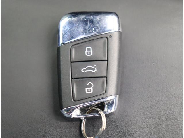 アルテオン シューティングブレーク TSI 4モーション Rラインアドバンス/サンルーフ/黒革/ 純正ナビ/全方位モニター/デジタルコックピット/黒革シート/ハーマンカードン/レーダークルーズ/ブラインドスポット/Pバックドア/ハイビームアシスト/LED/サンルーフ/20AW/7AT(21枚目)