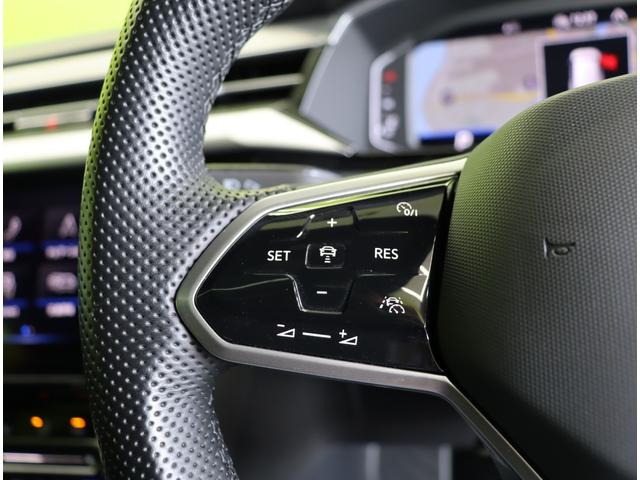 アルテオン シューティングブレーク TSI 4モーション Rラインアドバンス/サンルーフ/黒革/ 純正ナビ/全方位モニター/デジタルコックピット/黒革シート/ハーマンカードン/レーダークルーズ/ブラインドスポット/Pバックドア/ハイビームアシスト/LED/サンルーフ/20AW/7AT(24枚目)