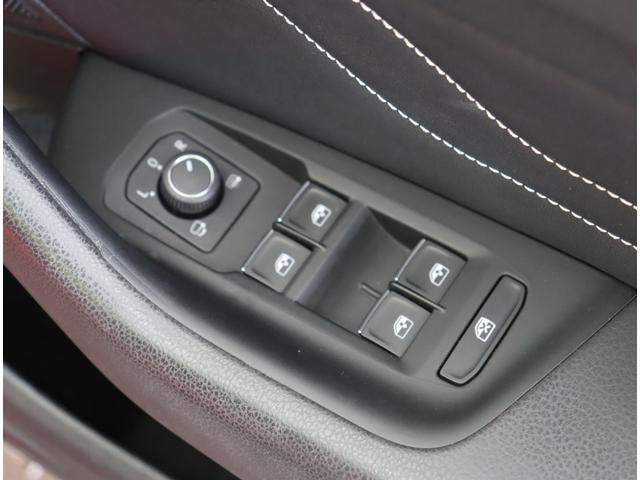 アルテオン シューティングブレーク TSI 4モーション Rラインアドバンス/サンルーフ/黒革/ 純正ナビ/全方位モニター/デジタルコックピット/黒革シート/ハーマンカードン/レーダークルーズ/ブラインドスポット/Pバックドア/ハイビームアシスト/LED/サンルーフ/20AW/7AT(40枚目)