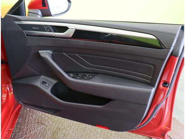 アルテオン シューティングブレーク TSI 4モーション Rラインアドバンス/サンルーフ/黒革/ 純正ナビ/全方位モニター/デジタルコックピット/黒革シート/ハーマンカードン/レーダークルーズ/ブラインドスポット/Pバックドア/ハイビームアシスト/LED/サンルーフ/20AW/7AT(41枚目)