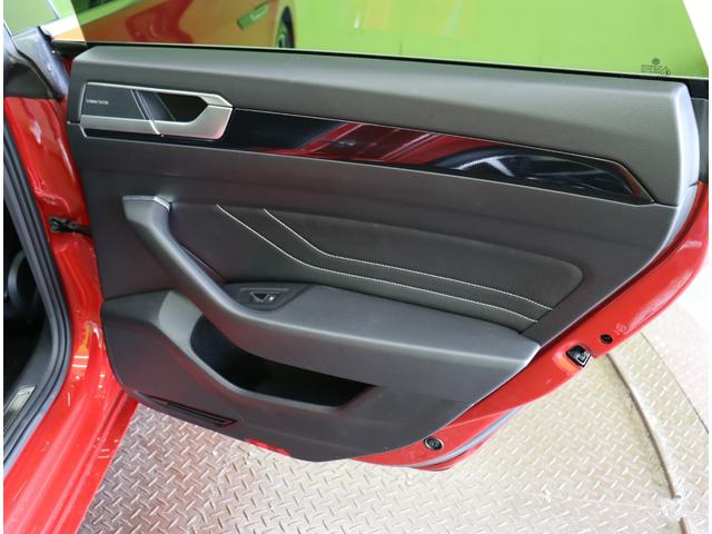 アルテオン シューティングブレーク TSI 4モーション Rラインアドバンス/サンルーフ/黒革/ 純正ナビ/全方位モニター/デジタルコックピット/黒革シート/ハーマンカードン/レーダークルーズ/ブラインドスポット/Pバックドア/ハイビームアシスト/LED/サンルーフ/20AW/7AT(45枚目)