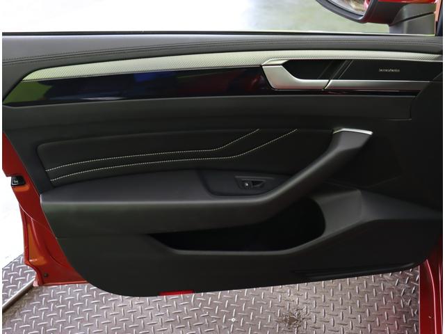 アルテオン シューティングブレーク TSI 4モーション Rラインアドバンス/サンルーフ/黒革/ 純正ナビ/全方位モニター/デジタルコックピット/黒革シート/ハーマンカードン/レーダークルーズ/ブラインドスポット/Pバックドア/ハイビームアシスト/LED/サンルーフ/20AW/7AT(57枚目)