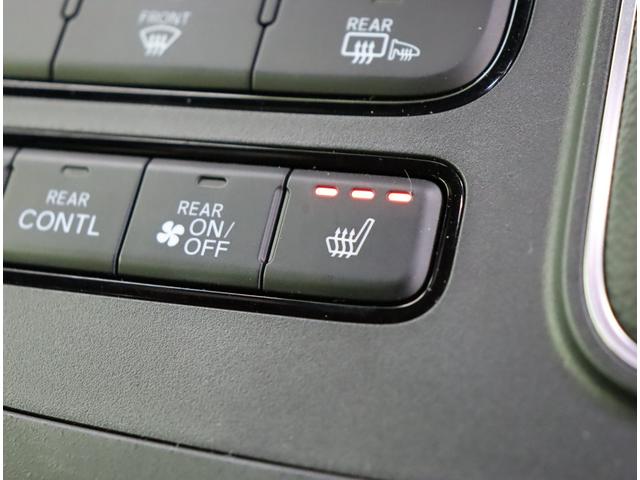 ステップワゴン ｅ：ＨＥＶスパーダ　プレミアムライン／ホンダセンシング／　１１．４型ナビＴＶ／マルチビューモニター／１５．６型フリップダウンＭ／両側自動ドア／スマートキー／ＣＭＢＳ／路外逸脱抑制／ブラインドスポット／オートハイビーム／ＬＥＤライト／１７ＡＷ／７人乗（17枚目）