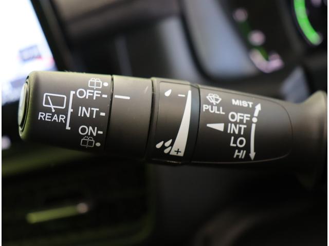ステップワゴン ｅ：ＨＥＶスパーダ　プレミアムライン／ホンダセンシング／　１１．４型ナビＴＶ／マルチビューモニター／１５．６型フリップダウンＭ／両側自動ドア／スマートキー／ＣＭＢＳ／路外逸脱抑制／ブラインドスポット／オートハイビーム／ＬＥＤライト／１７ＡＷ／７人乗（23枚目）