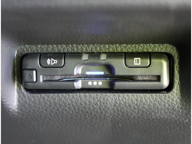 ステップワゴン ｅ：ＨＥＶスパーダ　プレミアムライン／ホンダセンシング／　１１．４型ナビＴＶ／マルチビューモニター／１５．６型フリップダウンＭ／両側自動ドア／スマートキー／ＣＭＢＳ／路外逸脱抑制／ブラインドスポット／オートハイビーム／ＬＥＤライト／１７ＡＷ／７人乗（28枚目）