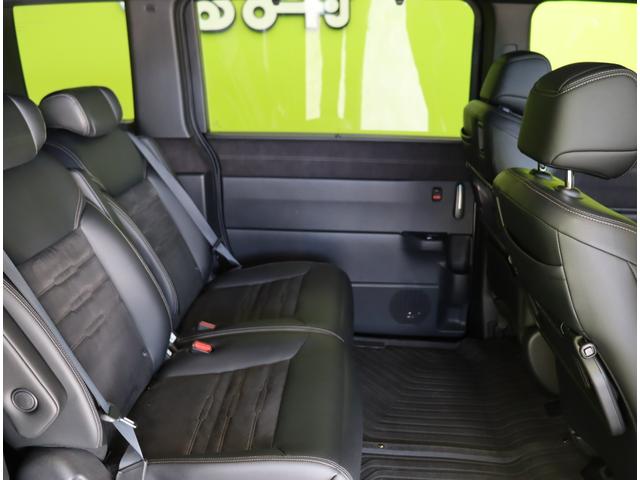 ステップワゴン ｅ：ＨＥＶスパーダ　プレミアムライン／ホンダセンシング／　１１．４型ナビＴＶ／マルチビューモニター／１５．６型フリップダウンＭ／両側自動ドア／スマートキー／ＣＭＢＳ／路外逸脱抑制／ブラインドスポット／オートハイビーム／ＬＥＤライト／１７ＡＷ／７人乗（43枚目）