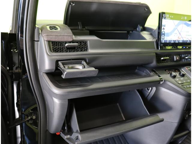 ステップワゴン ｅ：ＨＥＶスパーダ　プレミアムライン／ホンダセンシング／　１１．４型ナビＴＶ／マルチビューモニター／１５．６型フリップダウンＭ／両側自動ドア／スマートキー／ＣＭＢＳ／路外逸脱抑制／ブラインドスポット／オートハイビーム／ＬＥＤライト／１７ＡＷ／７人乗（56枚目）