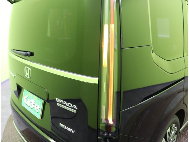 ステップワゴン ｅ：ＨＥＶスパーダ　プレミアムライン／ホンダセンシング／　１１．４型ナビＴＶ／マルチビューモニター／１５．６型フリップダウンＭ／両側自動ドア／スマートキー／ＣＭＢＳ／路外逸脱抑制／ブラインドスポット／オートハイビーム／ＬＥＤライト／１７ＡＷ／７人乗（64枚目）