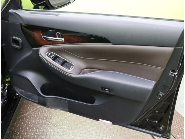 ���^�]�ȃh�A��