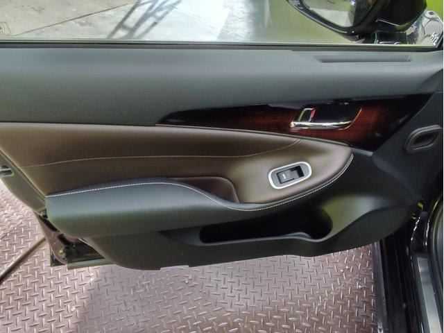 ������ȃh�A��