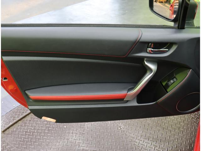 ������ȃh�A��