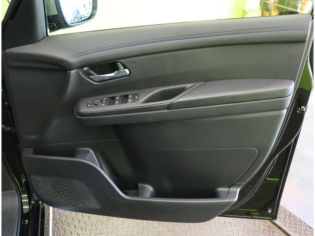 ���^�]�ȃh�A��