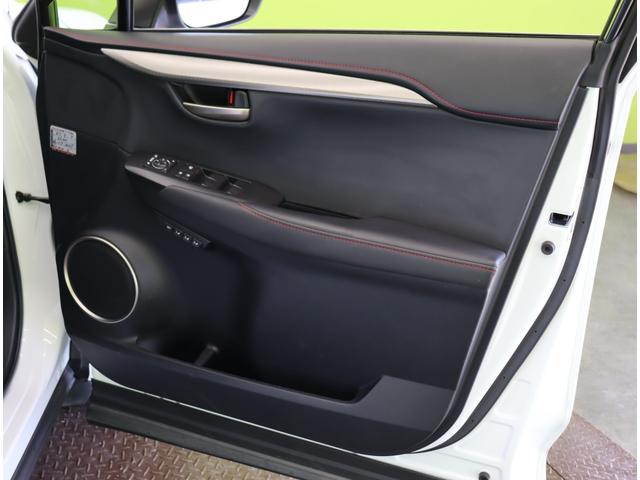 ���^�]�ȃh�A��