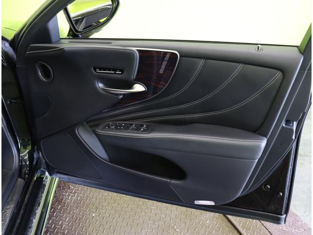 ���^�]�ȃh�A��