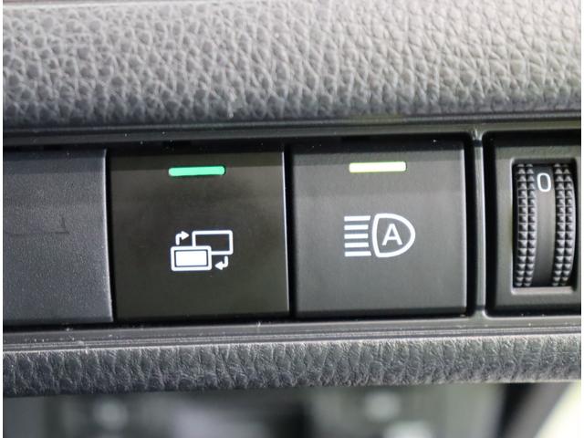 プリウス Ｇ／モデリスタエアロ／革調シートカバー／　フルセグナビ／Ｂカメラ／革調シートカバー／レーダークルーズ／プリクラッシュ／ＢＳＭ／ＰＫＳＢ／革巻ステア／スマートキー／クリアランスソナー／オートＬＥＤ／１９ＡＷ／モデリスタエアロ／ＣＶＴ（27枚目）