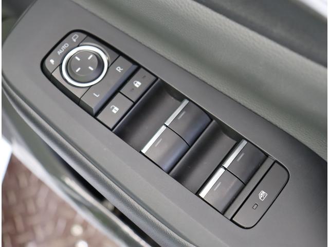 プリウス Ｇ／モデリスタエアロ／革調シートカバー／　フルセグナビ／Ｂカメラ／革調シートカバー／レーダークルーズ／プリクラッシュ／ＢＳＭ／ＰＫＳＢ／革巻ステア／スマートキー／クリアランスソナー／オートＬＥＤ／１９ＡＷ／モデリスタエアロ／ＣＶＴ（39枚目）