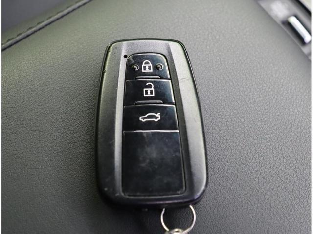 クラウンハイブリッド RSアドバンス/ワンオーナー/走行19000km/後期型/ 12.3型フルセグナビ/Bカメラ/黒革エアシート/レーダークルーズ/PKSB/BSM/プリクラッシュ/カードキー/パドルシフト/クリアランスソナー/オートLED/18AW/CVT/HYBRID(26枚目)