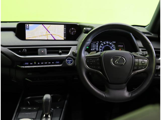 ＵＸ ＵＸ３００ｅ　バージョンＬ／モデリスタエアロ／ＳＲ／　１０．３型フルセグナビ／パノラミックビュー／ホワイトレザー／レーダークルーズ／ＬＳＳ＋／ＢＳＭ／スマートキー／マクレビ／Ｐバックドア／三眼ＬＥＤ／モデリスタエアロ／サンルーフ／１８ＡＷ／ＥＶ（11枚目）