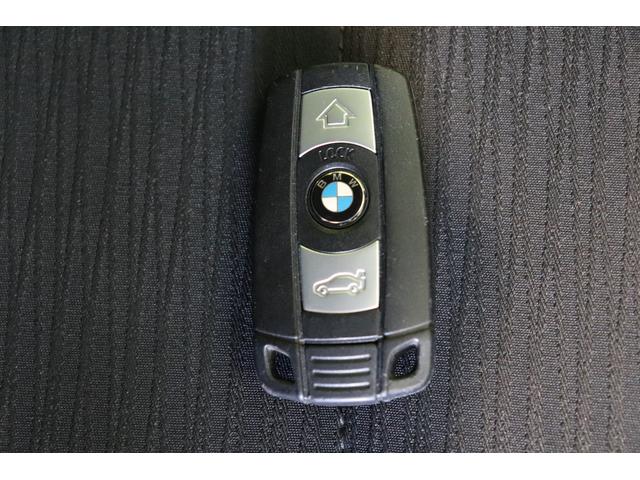 sDrive 18i 走行39.00キロ 純正フルセグナビ Bカメラ スマートキー Pスタート 革巻ステア ステアスイッチ ETC オートHID&フォグ ディーラー車 右ハンドル 純正17AW 6AT(21枚目)