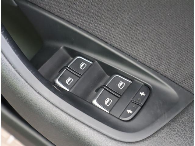 1.8TFSI/RS仕様/後期モデル/ フルセグナビ/Bカメラ/バーチャルコクピット/パワーシート/アダプティブクルコン/パーキングエイド/スマートキー/ETC/RSルックエアロバンパー/Pバックドア/ルーフレール/LED/18AW/7AT(27枚目)