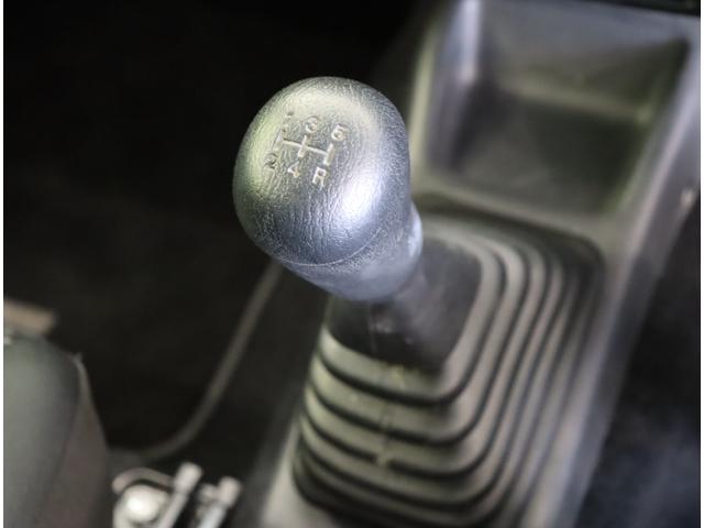ジムニー XG/走行31800km/5速MT/4WD/ ワンセグメモリーナビ/DVD再生/キーレス/16インチスチールホイール/5速MT/4WD(17枚目)