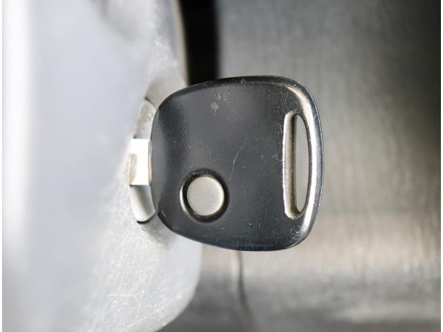 ジムニー XG/走行31800km/5速MT/4WD/ ワンセグメモリーナビ/DVD再生/キーレス/16インチスチールホイール/5速MT/4WD(21枚目)