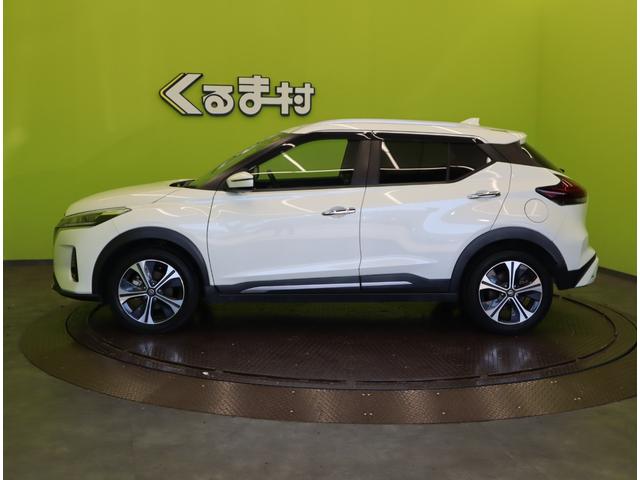 キックス Ｘ　ツートーンインテリアエディション／　９型フルセグナビ／Ｂカメラ／オレンジ合皮シート／プロパイロット／エマブレ／ＬＤＷ／インテリキー／革巻ステア／ＥＴＣ／ドラレコ／オートＬＥＤ／ルーフレール／ミラーウインカー／１７ＡＷ（9枚目）