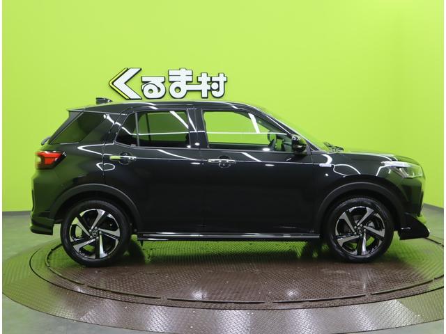 ロッキー プレミアムＧ　ＨＥＶ／登録済未使用車／純正エアロ／　９型Ｄオーディオ／パノラマモニター／ハーフレザー／レーダークルーズ／スマアシ／革巻ステア／スマートキー／オートハイビーム／ＬＥＤ／ミラーウインカー／ＯＰ純正エアロ／１７ＡＷ／ＣＶＴ（5枚目）