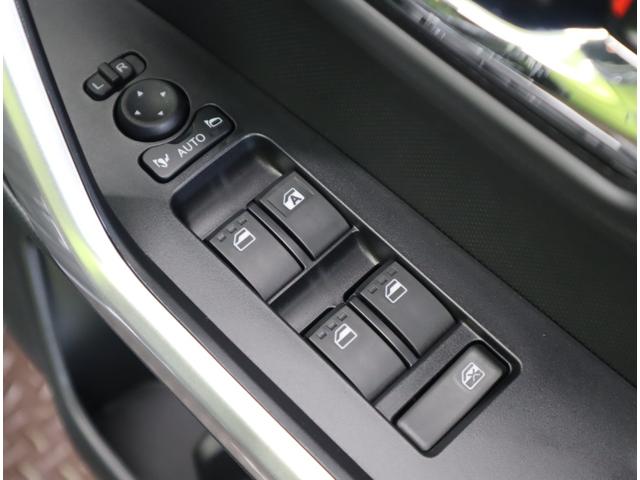 ロッキー プレミアムＧ　ＨＥＶ／登録済未使用車／純正エアロ／　９型Ｄオーディオ／パノラマモニター／ハーフレザー／レーダークルーズ／スマアシ／革巻ステア／スマートキー／オートハイビーム／ＬＥＤ／ミラーウインカー／ＯＰ純正エアロ／１７ＡＷ／ＣＶＴ（32枚目）
