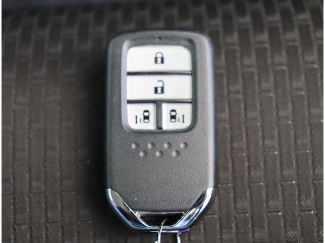 ステップワゴンスパーダ スパーダ　ホンダセンシング／１０型ナビ／わくわくゲート／　１０型フルセグナビ／Ｂカメラ／防水シート／両側自動ドア／スマートキー／ドラレコ／ＥＴＣ／アダプティブクルコン／ＣＭＢＳ／アイドリングＳ／オートＬＥＤ／わくわくゲート／１６ＡＷ／ＣＶＴ（19枚目）