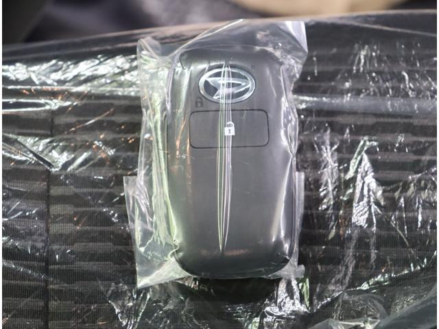 ハイゼットトラック ジャンボエクストラ/届出済未使用車/2WD/OPカラー/ Pスタート/スマートキー/スマートアシスト/ハイビームアシスト/F&Rソナー/アイドリングS/作業灯/オートLED&フォグ/CVT/三方開/OPカラー(17枚目)