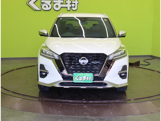 キックス オーテック／走行６５００ｋｍ／　９型フルセグナビ／アラウンドビュー／青黒コンビレザレットシート／エマブレ／プロパイロット／インテリキー／スマートルームミラー／ＥＴＣ／Ｆ＆Ｒソナー／ＬＥＤ／ルーフレール／１７ＡＷ／４ＷＤ（3枚目）