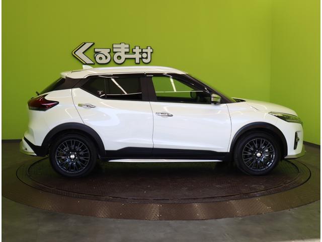 キックス オーテック／走行６５００ｋｍ／　９型フルセグナビ／アラウンドビュー／青黒コンビレザレットシート／エマブレ／プロパイロット／インテリキー／スマートルームミラー／ＥＴＣ／Ｆ＆Ｒソナー／ＬＥＤ／ルーフレール／１７ＡＷ／４ＷＤ（5枚目）