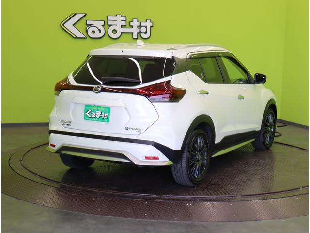 キックス オーテック／走行６５００ｋｍ／　９型フルセグナビ／アラウンドビュー／青黒コンビレザレットシート／エマブレ／プロパイロット／インテリキー／スマートルームミラー／ＥＴＣ／Ｆ＆Ｒソナー／ＬＥＤ／ルーフレール／１７ＡＷ／４ＷＤ（6枚目）