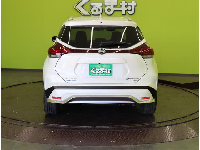 キックス オーテック／走行６５００ｋｍ／　９型フルセグナビ／アラウンドビュー／青黒コンビレザレットシート／エマブレ／プロパイロット／インテリキー／スマートルームミラー／ＥＴＣ／Ｆ＆Ｒソナー／ＬＥＤ／ルーフレール／１７ＡＷ／４ＷＤ（7枚目）